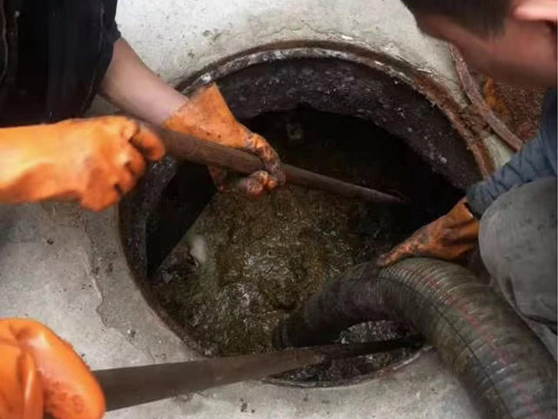 涉县清理化粪池时如何避免沼气的危害?